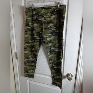 No Boundaries Junior's Army Green Camo Print Leggings 2XL/XXL/19 Stretch Crop